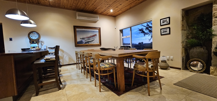 5 Bedroom Property for Sale in Middedorp Western Cape